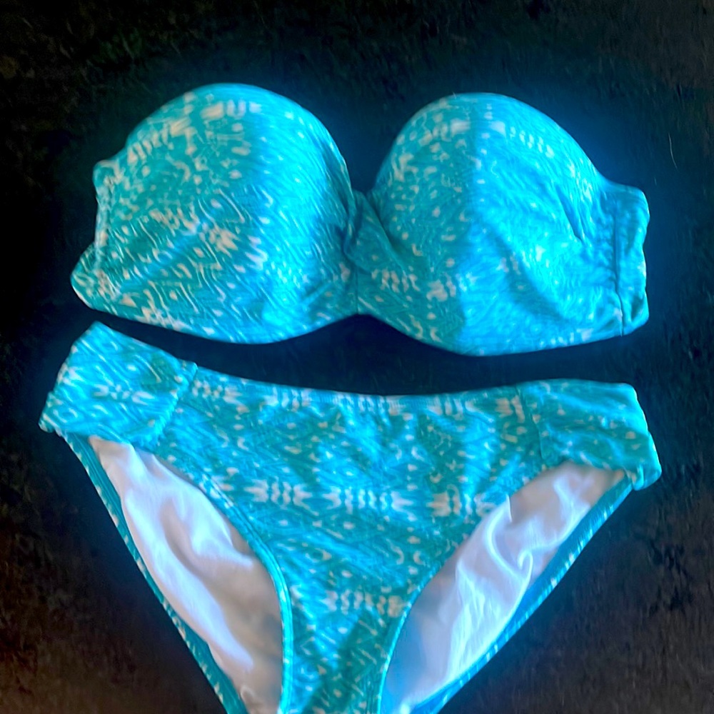 Cleo  turquoise Aztec print .32 DDD